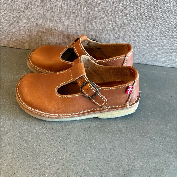 Duckfeet Lolland T-Strap Mary Jane Flats, size Women’s US 6 - Picture 3 of 8